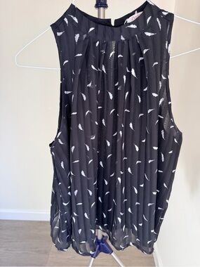 Pinky Black Pleated Plisse Top with White Feather Print L